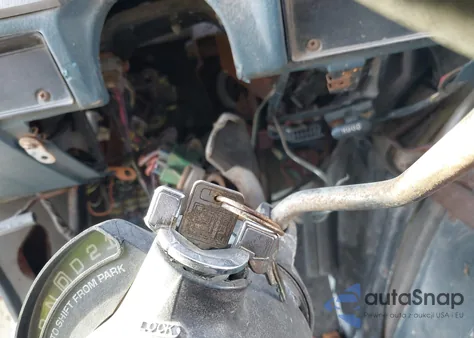 1993 Chevrolet G10 z USA, uszkodzony, nr VIN 1GCDG15H2PF337830